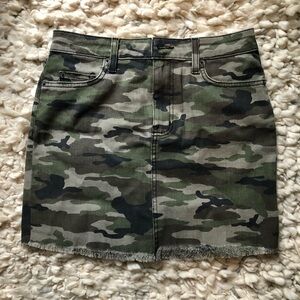 Carmar camo skirt